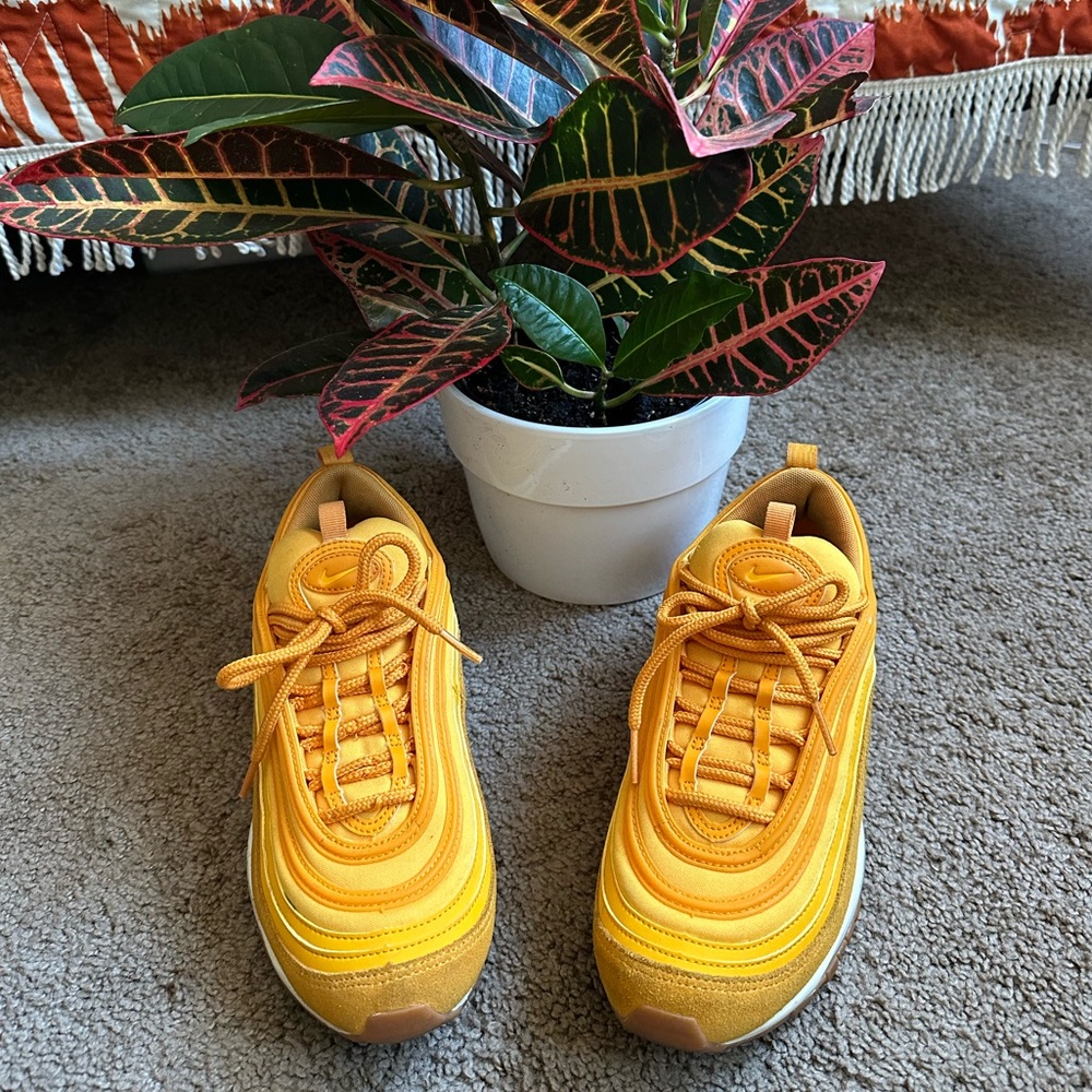 nike women’s air max 97 premium